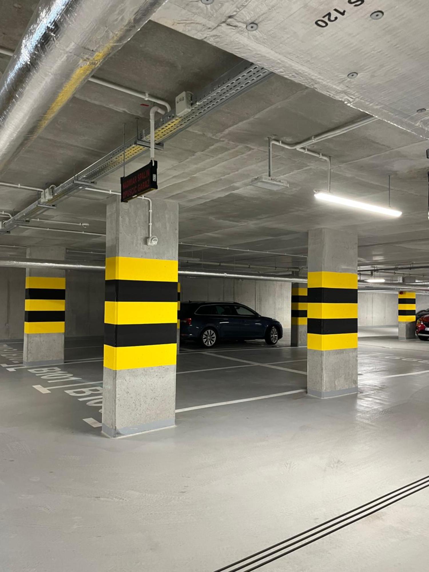 Warsaw Airport Wyscigi - City And Green View Apartment With Underground Garage Bagian luar foto
